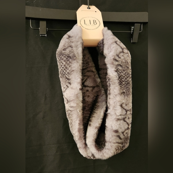 Infinity Scarf - Picture 1 of 1